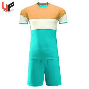 Vente en gros de shorts de maillot de football pour enfants personnalisés uniformes d'entraînement de football à rayures pour l'Australie, l'UE et le Royaume-Uni quantité minimale de commande bas sublimation pour hommes - Product Image 5