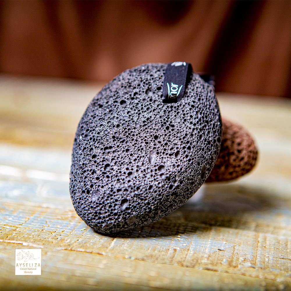 สีเทาเข้ม