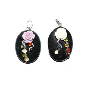 Pendentif ovale en agate noire avec design Feng Shui, artisanat en pierre semi-précieuse sculptée et gravée - Product Image 2