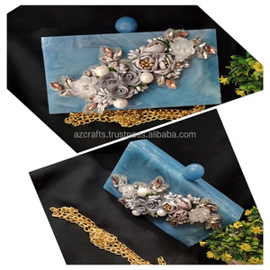 Estatua de perro Pug de poliresina blanca ecológica, decoración de arte popular de jardín, bolsa creativa para exteriores de 100 Uds., estatuilla de perro - Product Image 1