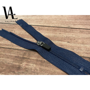 #3 normale En Nylon fermeture à glissière fermée fin; Curseur: N3YG + U32 extracteur en caoutchouc - Product Image 1