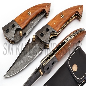 Couteau damas pliant manche en bois, personnalisé fait à la main, belle serrure du revêtement, motif de torsion (smk1239) - Product Image 2