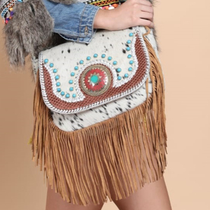 Sac à bandoulière vintage en cuir véritable pour femme KAMARVY, fait main, avec panneaux brodés, fermeture éclair, doublure en coton et pompon - Product Image 1