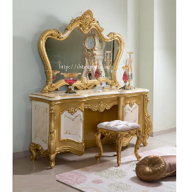 Exquisite Royal White Gold Dressing Table Set with Mirror