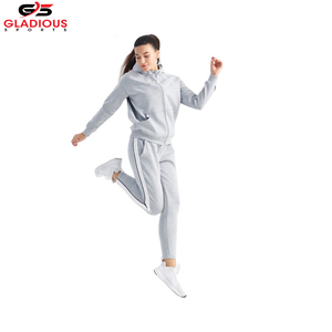 2025 Workout Sweats à capuche pour femmes Logo personnalisé Zipper Survêtement Hoodies Joggers Ensembles - Product Image 2