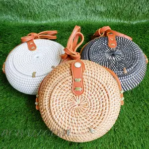 Venta al por mayor, bolsos de ratán Bali, eslinga de diseño de bola redonda tejida a mano, diseño único Etnic de la mejor calidad