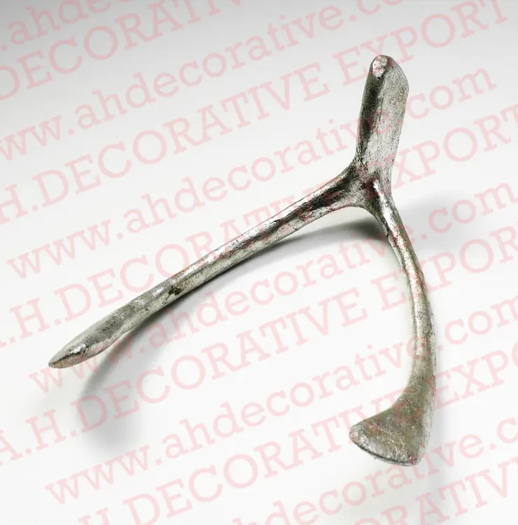 Decorative Metal Abstract Wishbone Sculpture for Living Room Hot Selling Metal Silver Plating Tableware Sculpture for Table Top