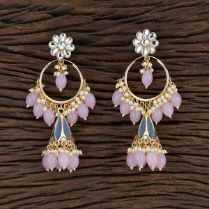 Jhumkis del Indo occidental, diseño hecho a mano con chapado en oro, 104729 de joyas Kanhai al mejor precio - Product Image 4