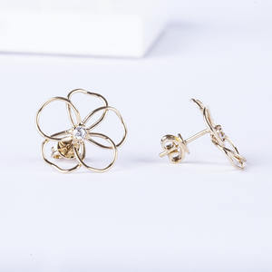 เครื่องประดับคาลิสต้าเงินสเตอร์ลิง925ต่างหูชุบทอง18K ลูกบาศก์เซอร์โคเนียของขวัญครบรอบรูปทรงเรขาคณิตของผู้หญิง - Product Image 1