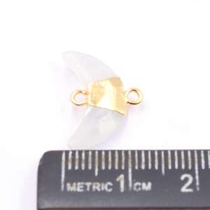 Pierre de lune arc-en-ciel facettée en laiton de 15 à 17 mm avec bélière, connecteur plaqué or en forme de lune - Product Image 3