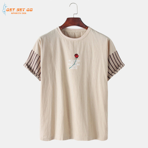 เสื้อยืดคอกลมสำหรับผู้ชายผ้าคอตตอนลำลองแห้งเร็วระบายอากาศพิมพ์ลายตัวอักษรโลโก้และเย็บปะติด - Product Image 2