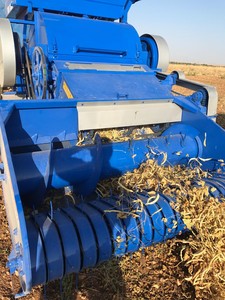 Cosechadora de cañones OZP0405 de alta calidad, máquina de trilla 70hp 1,70, tamaño de bandeja para granjas de Turquía - Product Image 3