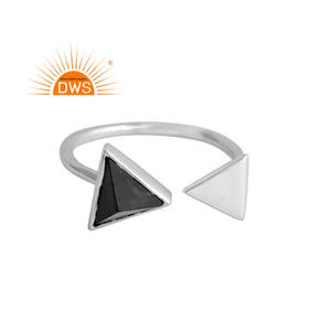 Anillo de Ónice Negro Natural, Anillo Ajustable de Plata de Ley con Diseño Triangular, Fabricantes de Joyería, Colección Clásica - Product Image 1