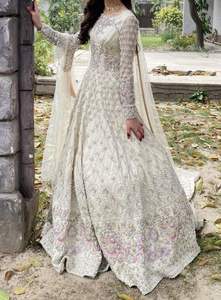 Vestido de Novia Premium con Adornos Zardozi |   Vestido de Novia Indio/Pakistaní Largo Hasta el Suelo - Product Image 2