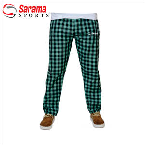 Pantalones de yoga cómodos personalizados hasta la rodilla Camo con bordado y diseño impreso para la temporada de primavera - Product Image 1