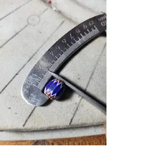 Cuentas de Vidrio Chevron Hechas a Mano en Tamaños de 2, 3 y 4 mm para Tiendas de Cuentas y Diseñadores de Joyería - Product Image 1