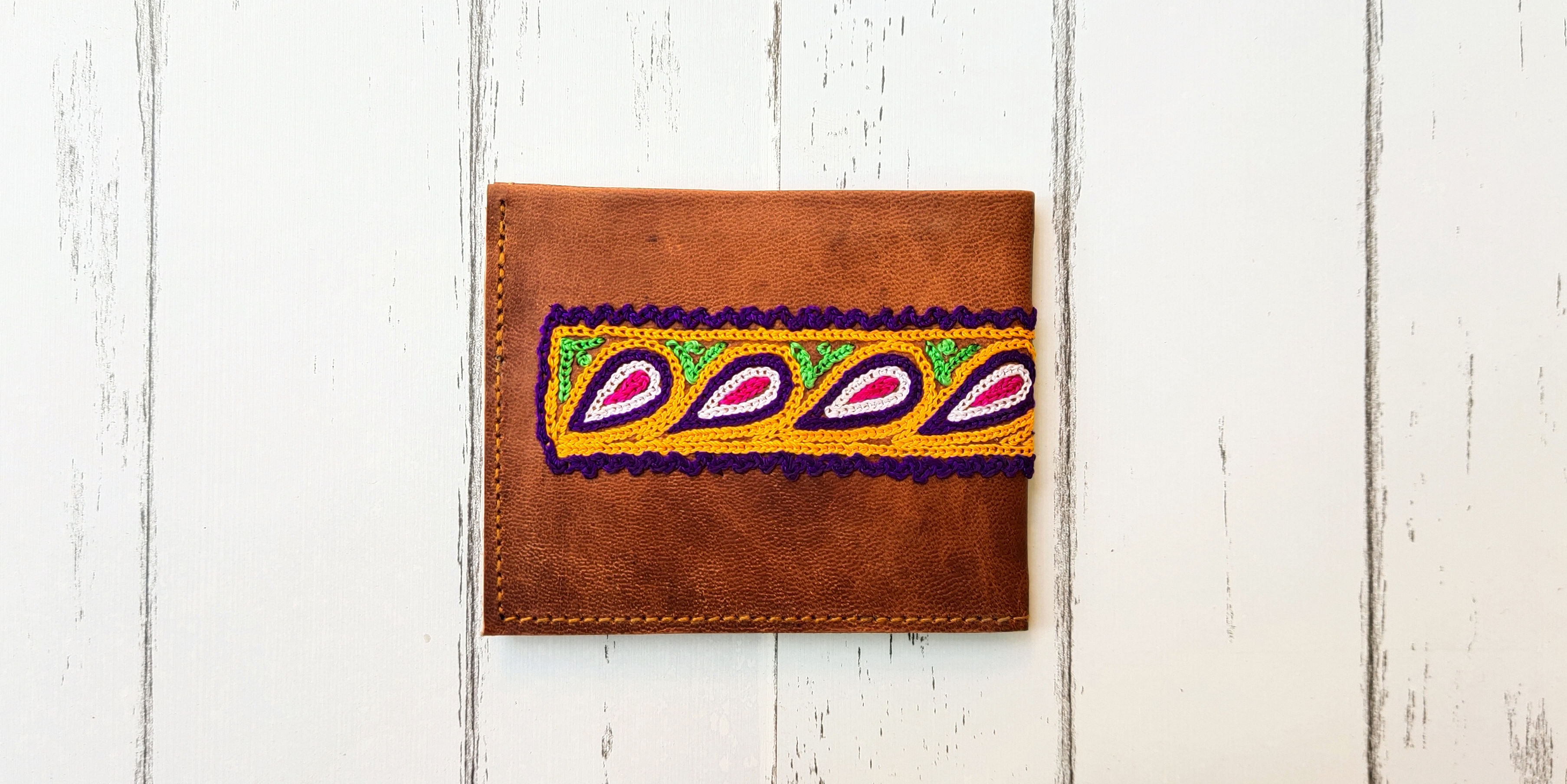 สีน้ำตาล