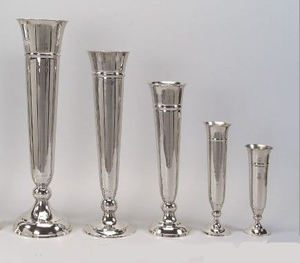 Grand vase en métal argenté en aluminium pour affichage de fleurs Technique de coulée artisanale Option cadeau parfait - Product Image 4