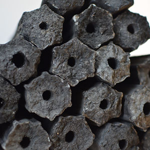 Briquette de charbon actif hexagonale en frêne blanc super sciure de bois dur de haute qualité pour grils de barbecue fabriqués au Vietnam - Product Image 1