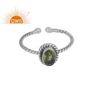 Anillo de plata de diseño oxidado, joyería trenzada, proveedor de joyas, GEMA de peridoto verde, venta al por mayor - Product Image 1