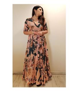 Nouveau Dernier Look Rich Party Wear Georgette Imprimé Crêpe Indien Filles Porter Prêt à Porter Pas Cher Bas Prix En Gros Surat Ethnique - Product Image 3