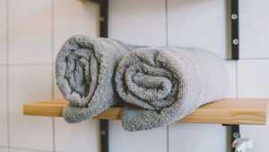 Toallas de baño de mano de golf de color personalizadas de la mejor calidad al por mayor toallas de mano de algodón de secado rápido de la India - Product Image 4