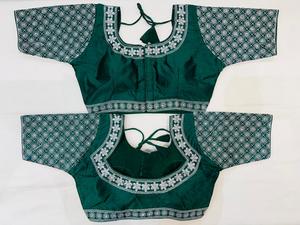 Blusa de Diseñador Lista para Usar con Tu Sari, Bordado en Plata para Bodas y Fiestas - Product Image 3