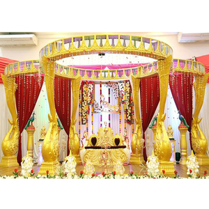 Mandap de mariage décoratif en forme de paon doré de Ceylan, Piliers de mariage sud-côtiers en forme de paon, Mandap de mariage en forme de paon le plus spectaculaire aux États-Unis - Product Image 1