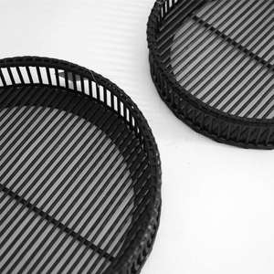 Plateau de rangement rond en bambou noir avec poignée en cuir - Product Image 3