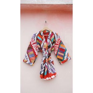 Couette faite à la main Kimono Style femmes manteau indien Vintage coton Kantha veste longue Floral Floral Robe de bain vêtements de plage hiver Wrap - Product Image 1