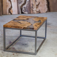 Table basse industrielle en bois massif à bord vivant en résine époxy pour meubles de salon ou décoration intérieure
