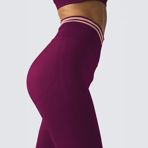 Ensemble de yoga pour femme OEM de qualité supérieure, doux, taille haute, effet push-up, comprenant un soutien-gorge et un legging - Product Image 5