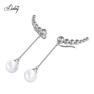 Pendientes Daisini <span class=keywords><strong>Delia</strong></span> Pearl Long Fringe Adornados con cristales Swarovski Chapado en oro de 18K Pendientes de Plata de Ley 925 para mujer - Product Image 2