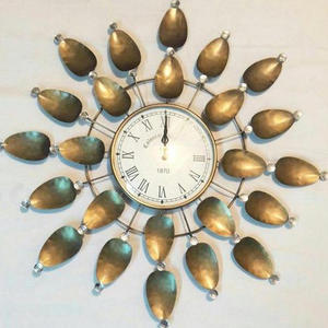 Horloge murale en métal plaqué or au design de feuille fait à la main pour la maison, la salle à manger et la chambre à coucher et le bureau La plus grande entreprise de fabrication - Product Image 4