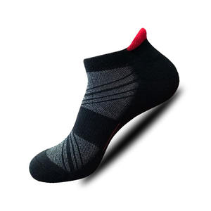 Chaussettes de compression à carreaux pour hommes pour les sports d'extérieur d'hiver avec logo personnalisable en bas - Product Image 2