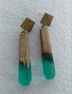 US Trending Design Bois Et Résine Joint Filles Boucle D'oreille Bijoux Modèles Inde pour Femme Cadeau Blanc Fête À La Mode - Product Image 2