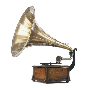 Gramophone carré en laiton vintage fabriqué en Inde, fabricant et exportateur - Product Image 1