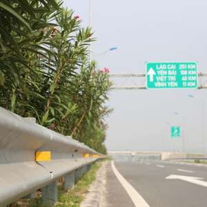 Hot sale in 2020 highway crash barrier & highway guardrails & road safety - Product Image 1