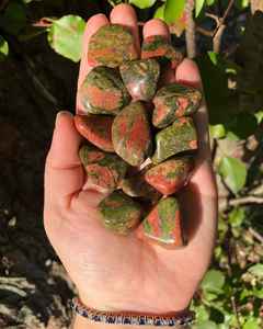 Piedra preciosa de ágata verde al por mayor, cristal de bolsillo tallado, Unakite, piedra caída natural Feng Shui, estilo amoroso para fines decorativos - Product Image 6