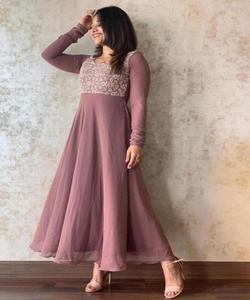 Nouveau Dernier Look Rich Party Wear Georgette Imprimé Crêpe Indien Filles Porter Prêt à Porter Pas Cher Bas Prix En Gros Surat Vêtement - Product Image 1