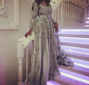 ATIYA LIBAS Impresionante DISEÑO DE Dubái Lujo Lehenga Choli Hasta el suelo Trail para vestido de novia-Material de acetato India Pakistán - Product Image 1