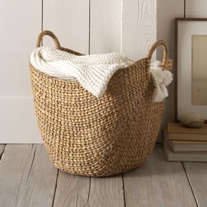 Panier à linge ovale en jacinthe d'eau naturelle tissé à la main au Vietnam avec poignée pour un usage domestique - Product Image 1