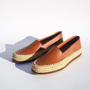 รองเท้า Raffia รองเท้าผ้าใบทำด้วยมือคอลเลกชันแฮนด์เมดที่ไม่ซ้ำกันของผู้หญิง - Product Image 1