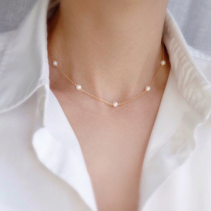 Colar de Pérolas de Água Doce Delicado para Mulheres, Colar Choker com Corrente em Ouro 14k, Joias para o Dia a Dia - Product Image 1