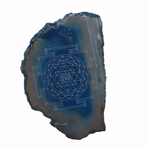 Shree-Colgante en línea de rodajas grabadas de Yantra, en oferta - Product Image 1
