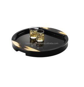 Bandeja de servicio redonda de cuerno Natural con asas - Product Image 2