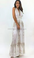 Robe longue de soirée de luxe blanche et or, col licou, broderie miroir, pour femme, idéale pour les dîners en bord de mer