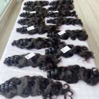 Cheveux Indiens Bruts Remy Vierge Ondulés Lisses 100% Naturels Tissage de Cheveux Humains Bouclés Non Traités avec Cuticules Alignées