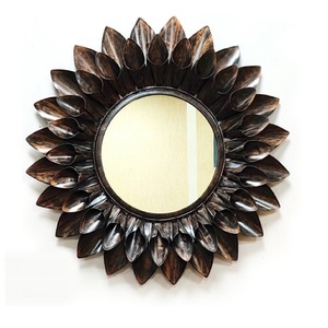 Espejo de Pared Hecho a Mano con Forma de Sol Nascente Dorado, Diseño Moderno Vintage con Marco Redondo de Metal Personalizado para Uso Decorativo - Product Image 4