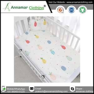 Drap-housse de berceau en jersey biologique tricoté pour bébé 100% avec logo et emballage personnalisés - Product Image 4